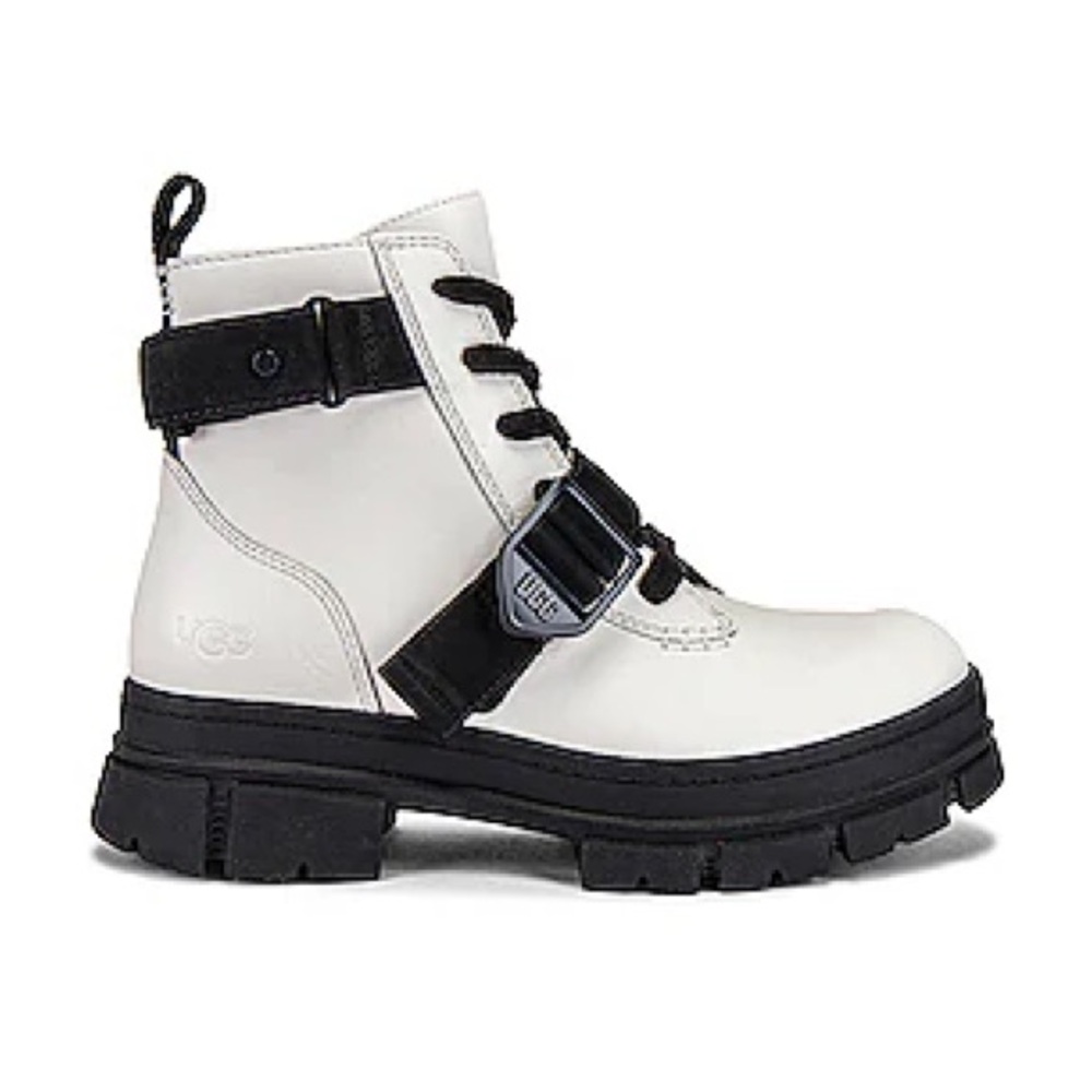 UGG Ashton Lace up Bootie